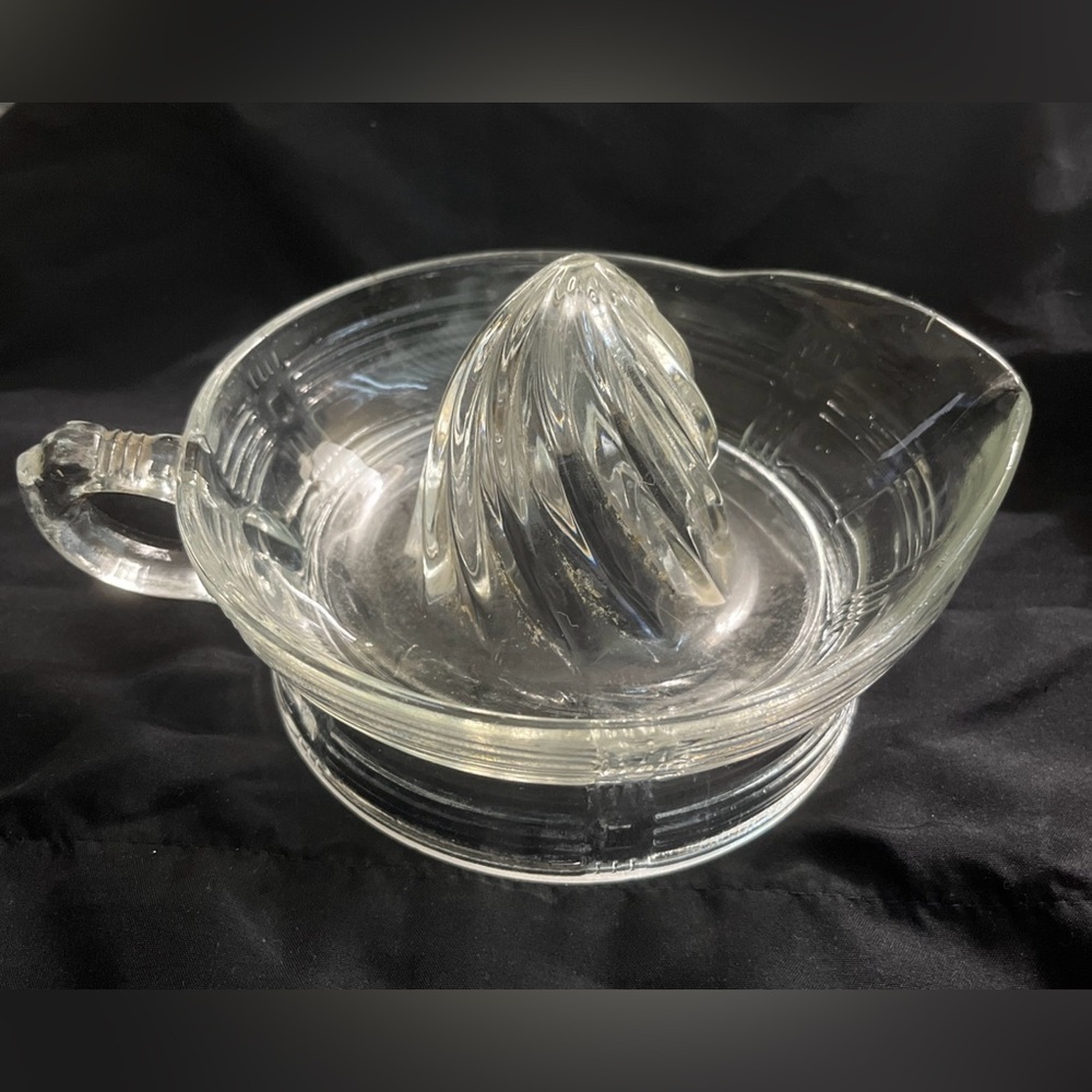 VINTAGE  Reamer - HAZEL ATLAS  CRISS CROSS Depression Glass Reamer/Clear
